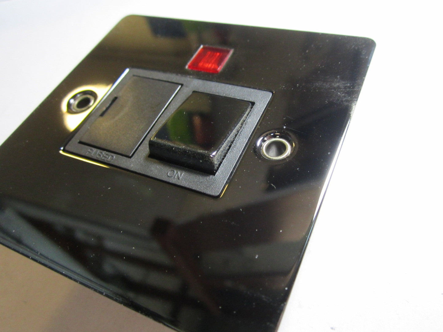 Volex 1 Gang Switched Fused Connection Unit 13A Neon Black Inner Nickel Flat