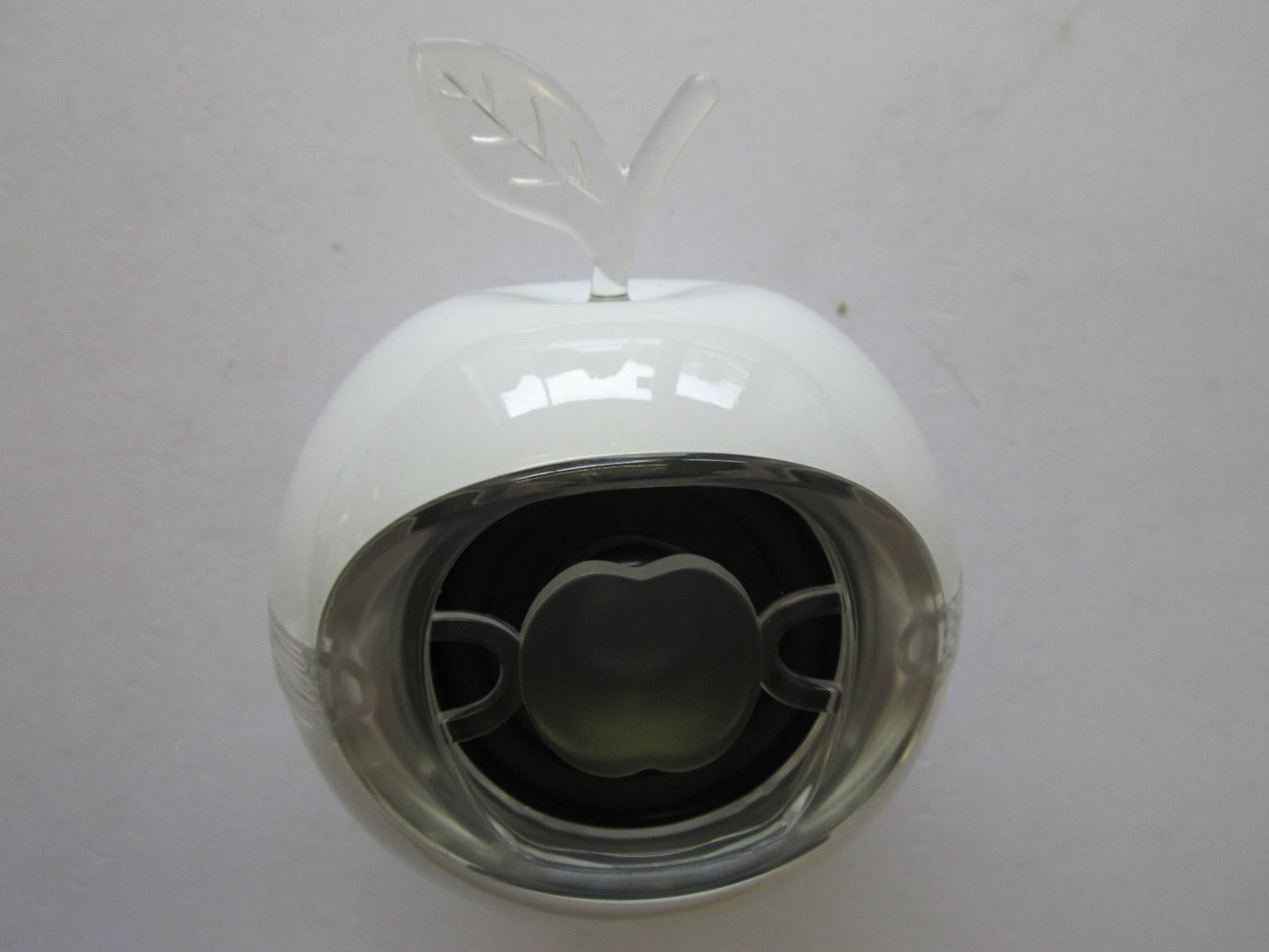 White AppleByte2 Plug & Play Mini Sized Loudspeaker Mega Speaker for MP3 Player