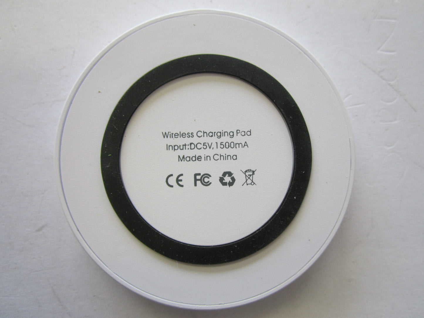 White 2.4Ghz Wireless Charging Transmitter Desktop Dock/Pad for ANY Phone
