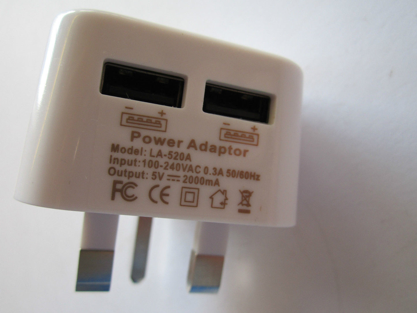 5V 2A White Mains 2-USB Port Plug for iPhone 5 and iPod Classic