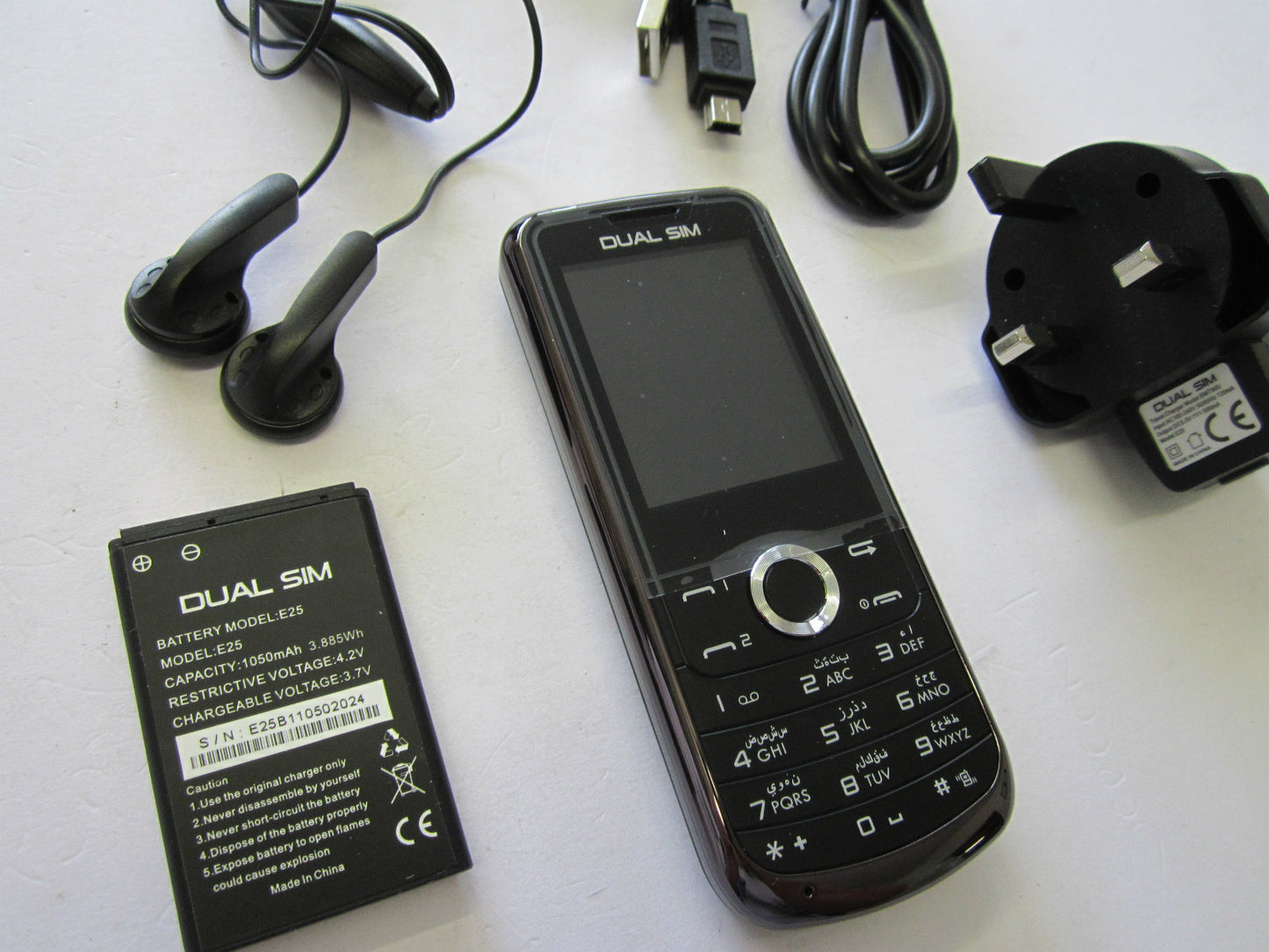 DUAL SIM BLACK UNLOCKED MOBILE PHONE E25 - CAMERA, VIDEO, MP3, BLUETOOTH,