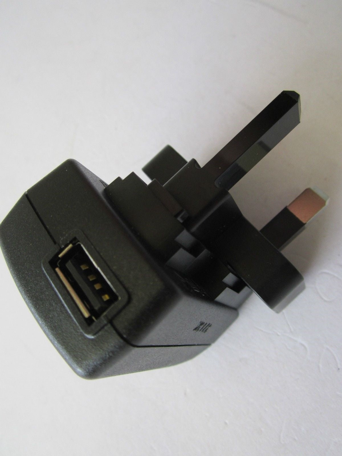 UK 5V 900mA AC-DC Adaptor Power Supply Charger USB Female Mains Plug Type FW7712