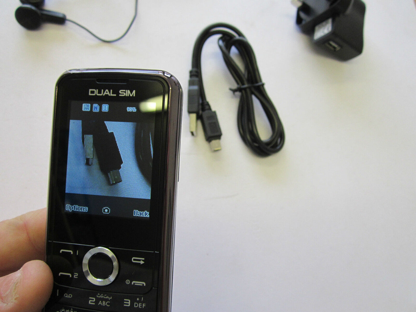 DUAL SIM BLACK UNLOCKED MOBILE PHONE E25 - CAMERA, VIDEO, MP3, BLUETOOTH,