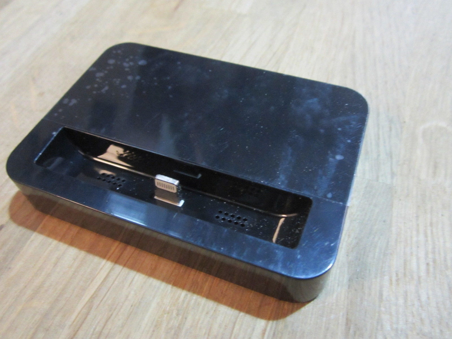 Black Iphone 5 Upright Charging Docking Station Dock