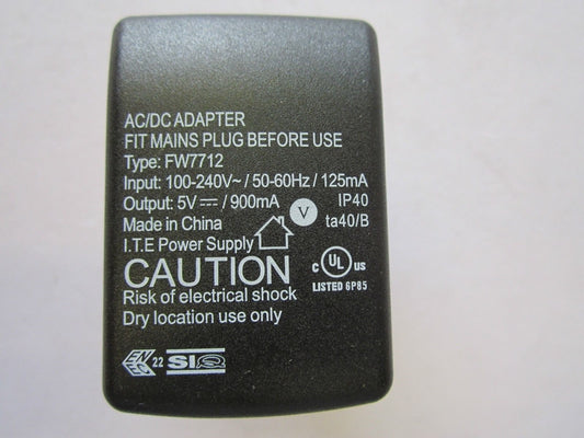 UK 5V 900mA AC-DC Adaptor Power Supply Charger USB Female Mains Plug Type FW7712