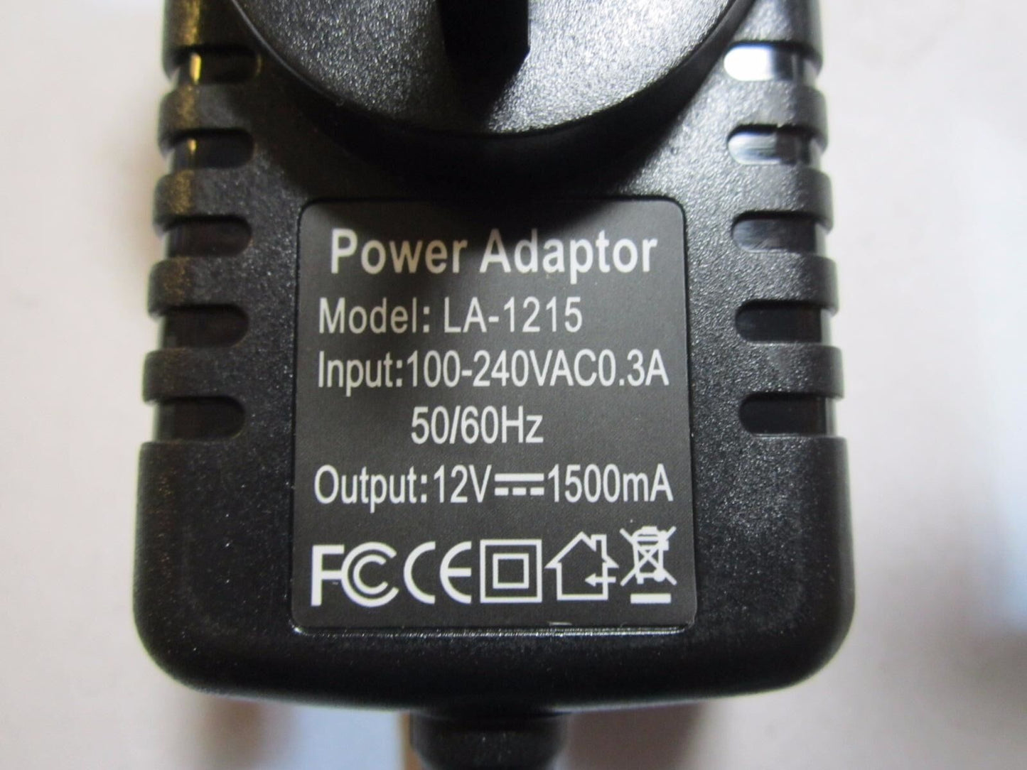 12V 1500mA 1.5A Mains AC-DC Adaptor Power Supply Charger for Acer A700 Tablet PC