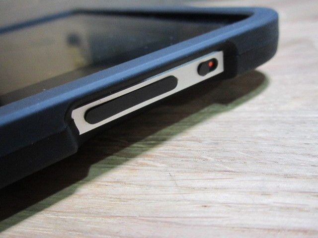 Checked 1st Generation Apple iPad 1 Speck Fitted Fabric Wrapped Cover Case