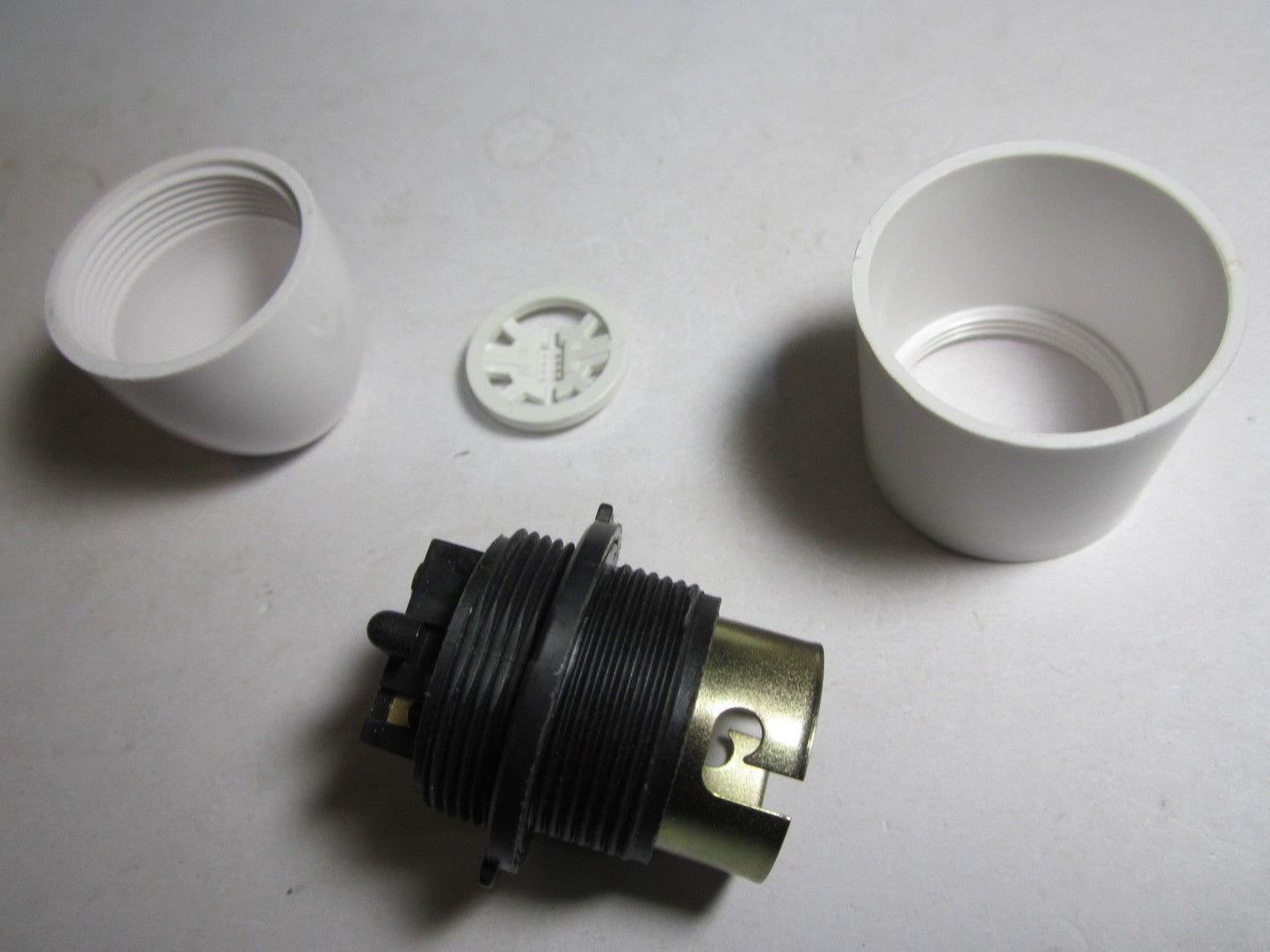 White MARBO Lampholder with Cordgrip C0050 T2 Rated Max 100W Light Fitting