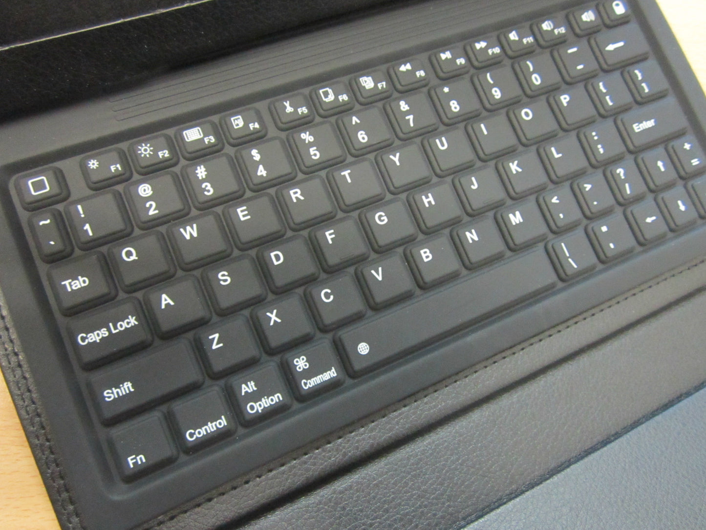 Black Bluetooth Wireless Keyboard Real Leather Carry Case/Stand Apple iPad Air