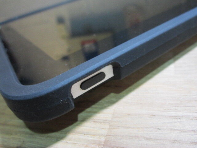 Checked 1st Generation Apple iPad 1 Speck Fitted Fabric Wrapped Cover Case Skin