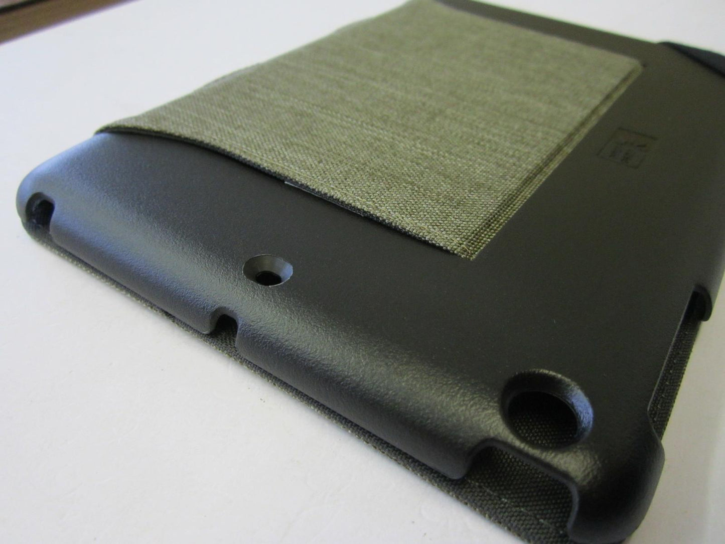 Magnetic Close to Sleep Hard Shell Carry Case Stand for iPad Mini 1,2,3