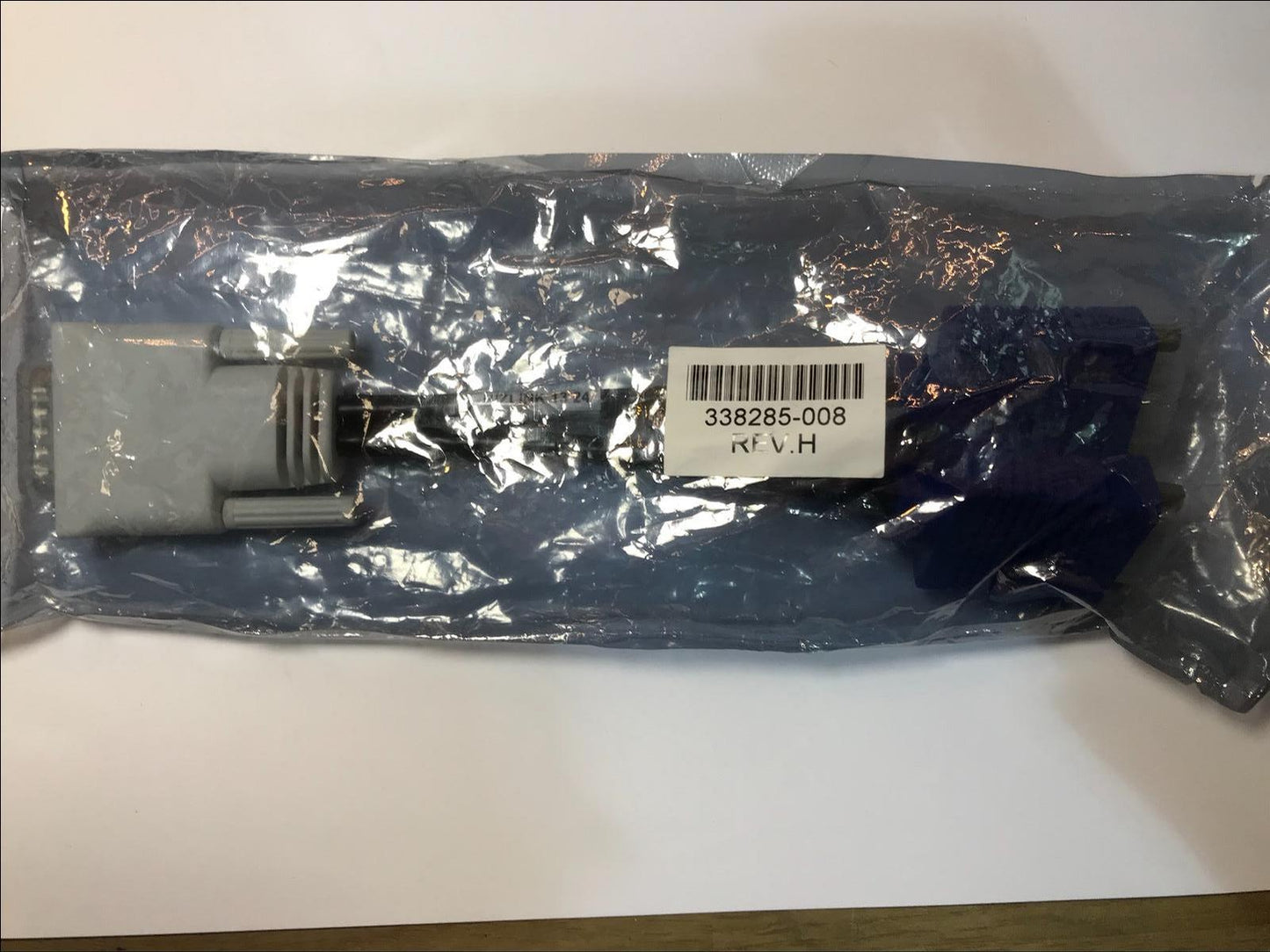 HP LFH / DMS-59 to Dual VGA Y-Splitter Cable 338285-008