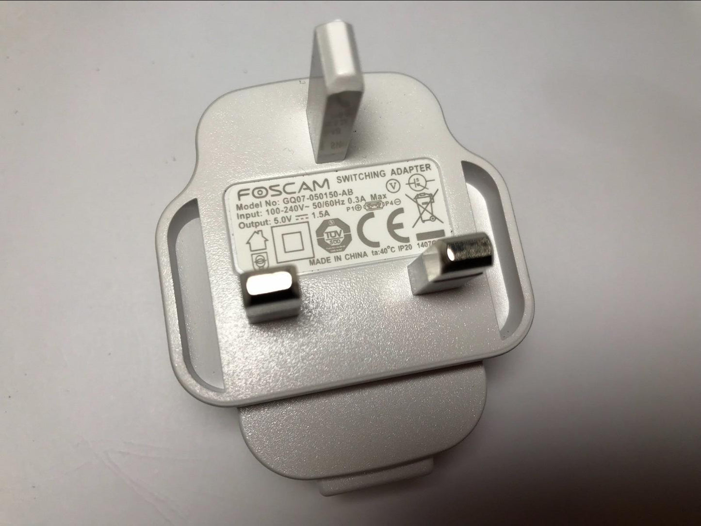 White Foscam 5.0V 1.5A UK USB Mains Switching Adapter Plug GQ07-050150-AB