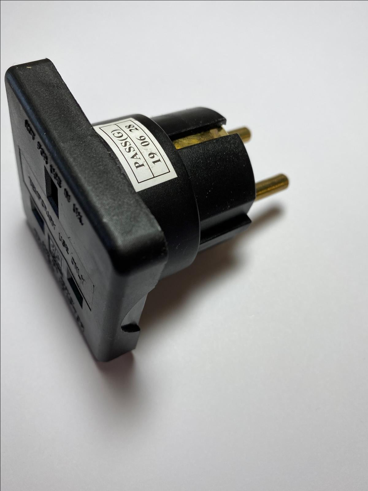 UK 3 Pin Plug to EU European 2 Pin Travel Convertor Adaptor