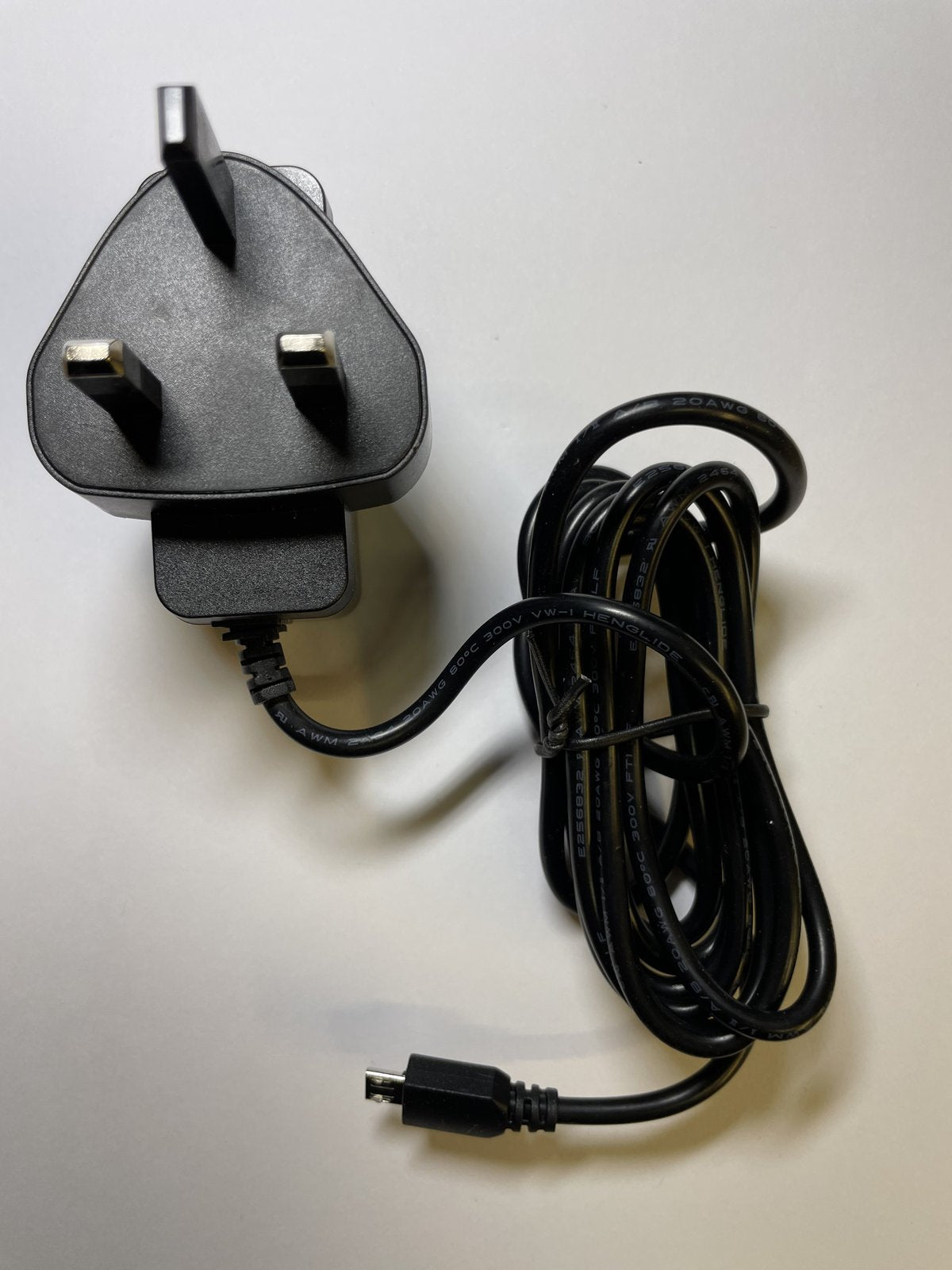 UK 5V 3A for 5.5V 2A AC-DC Adaptor Switching Power Supply BI10-055200-AdB