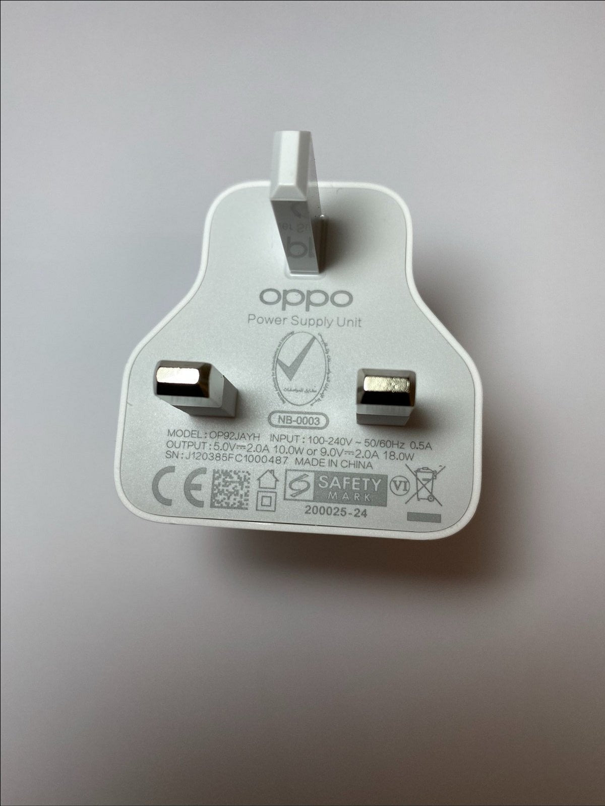 White 5.0V 2.0A 10.0W 9.0V 2.0A 18.0W Power Supply Unit for Oppo A53 Smartphone