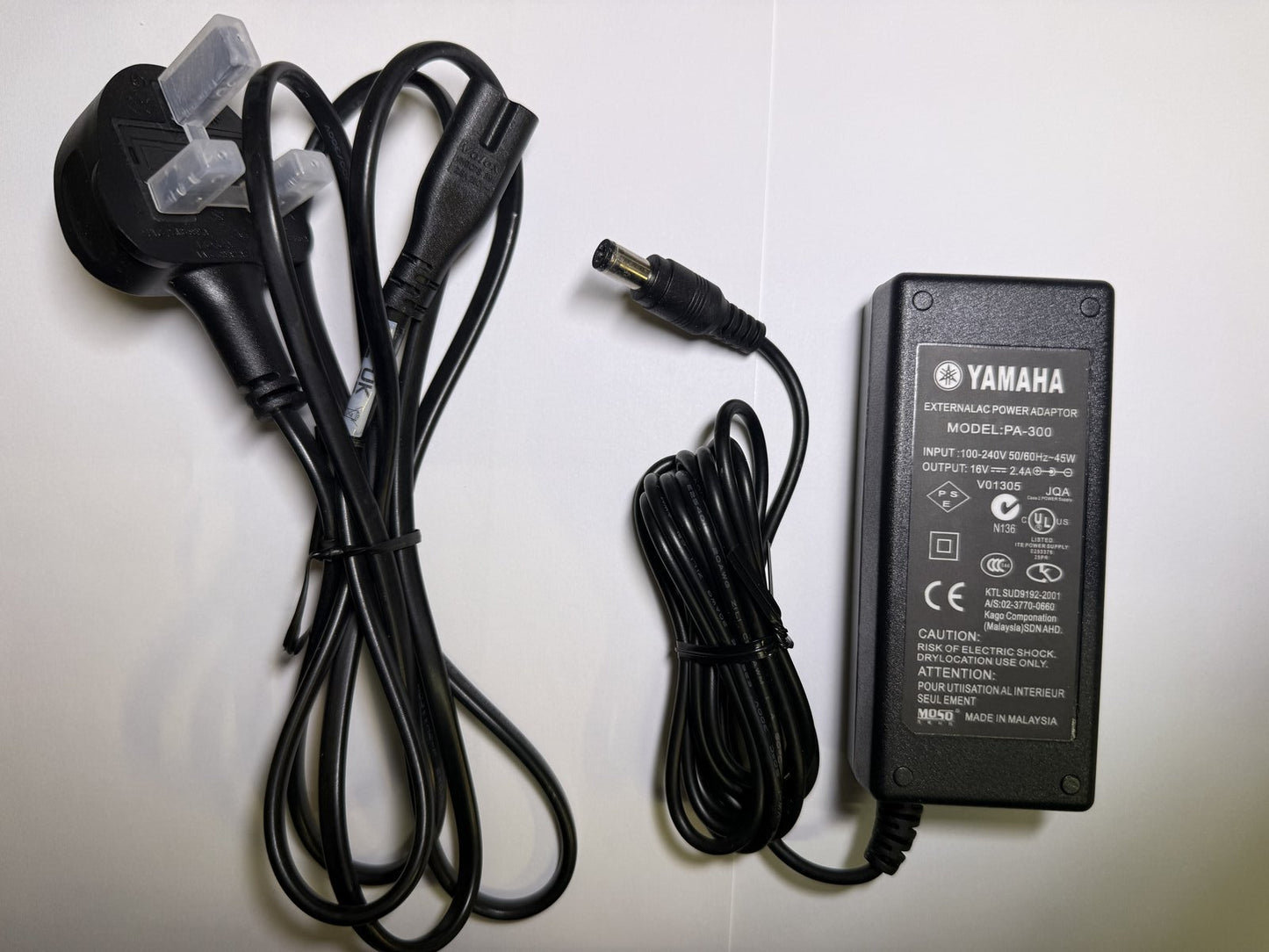 UK Replacement Yamaha PSR-S500 16V 2.4A 38W AC-DC Power Adapter Supply
