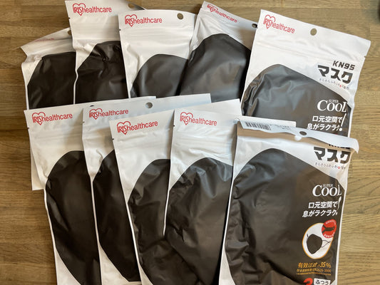 10 PACKS OF 3 FACE COVERINGS WITH ADJUSTABLE EARLOOP STRAP AND NOSE STRIP