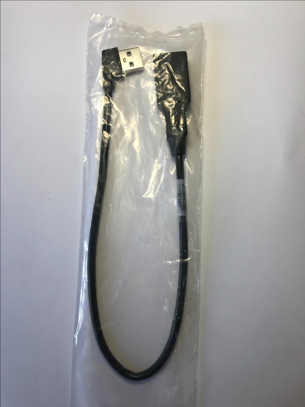 Female USB A Socket to Male USB Connector 90 Degree Corner Angle 260617226 24/17