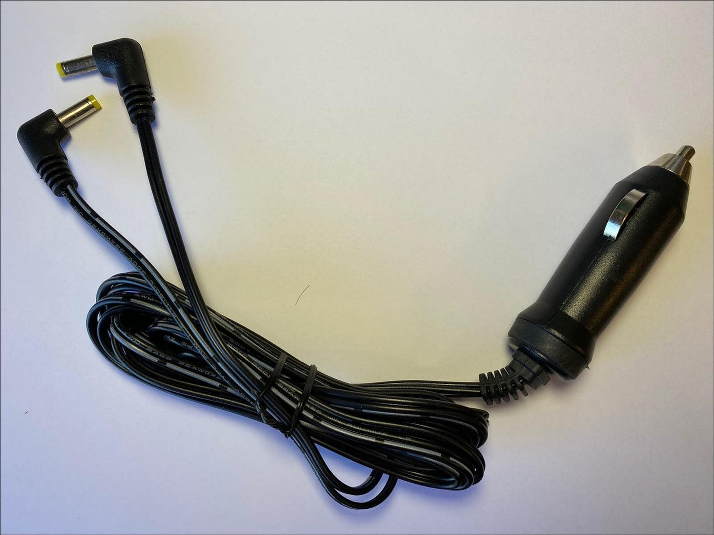 12V Dual Twin Screen Double Car Charger 4 AV D8873 7â Dual Portable DVD Player