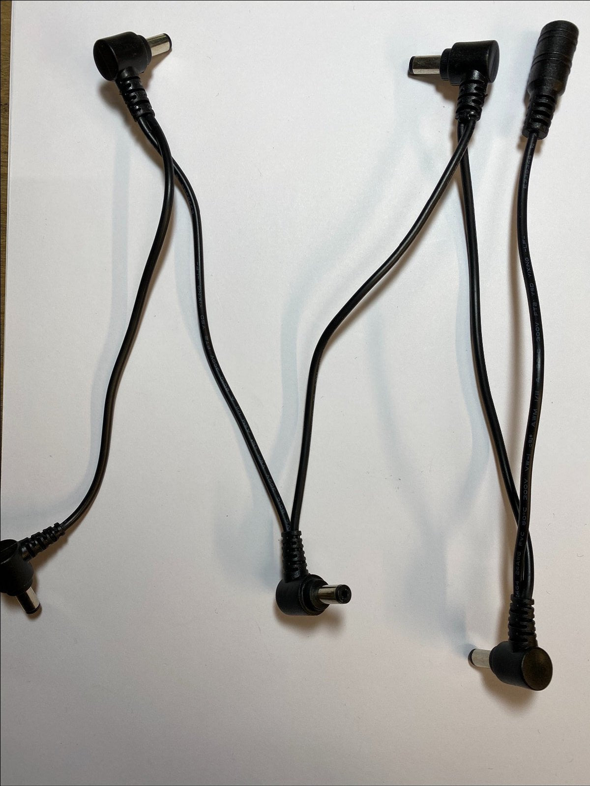 5 Way Daisy Chain Cable Lead with 1x 5.5mm x 2.1mm Socket & 5x 5.5 x 2.1 Male DC