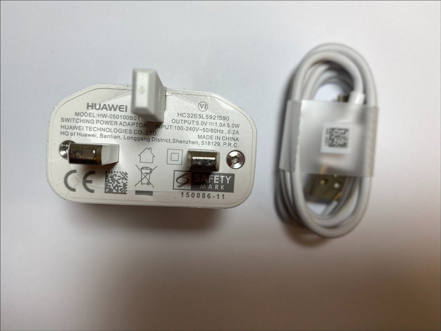 Genuine 5V 1A White Huawei Switching Power Adaptor HW-050100B01 Charger + Cable