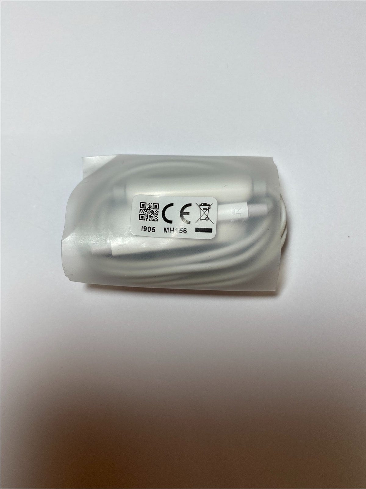 White In-Ear Headphone Earphones Headset Handsfree for Oppo A53 A15 I905 MH156