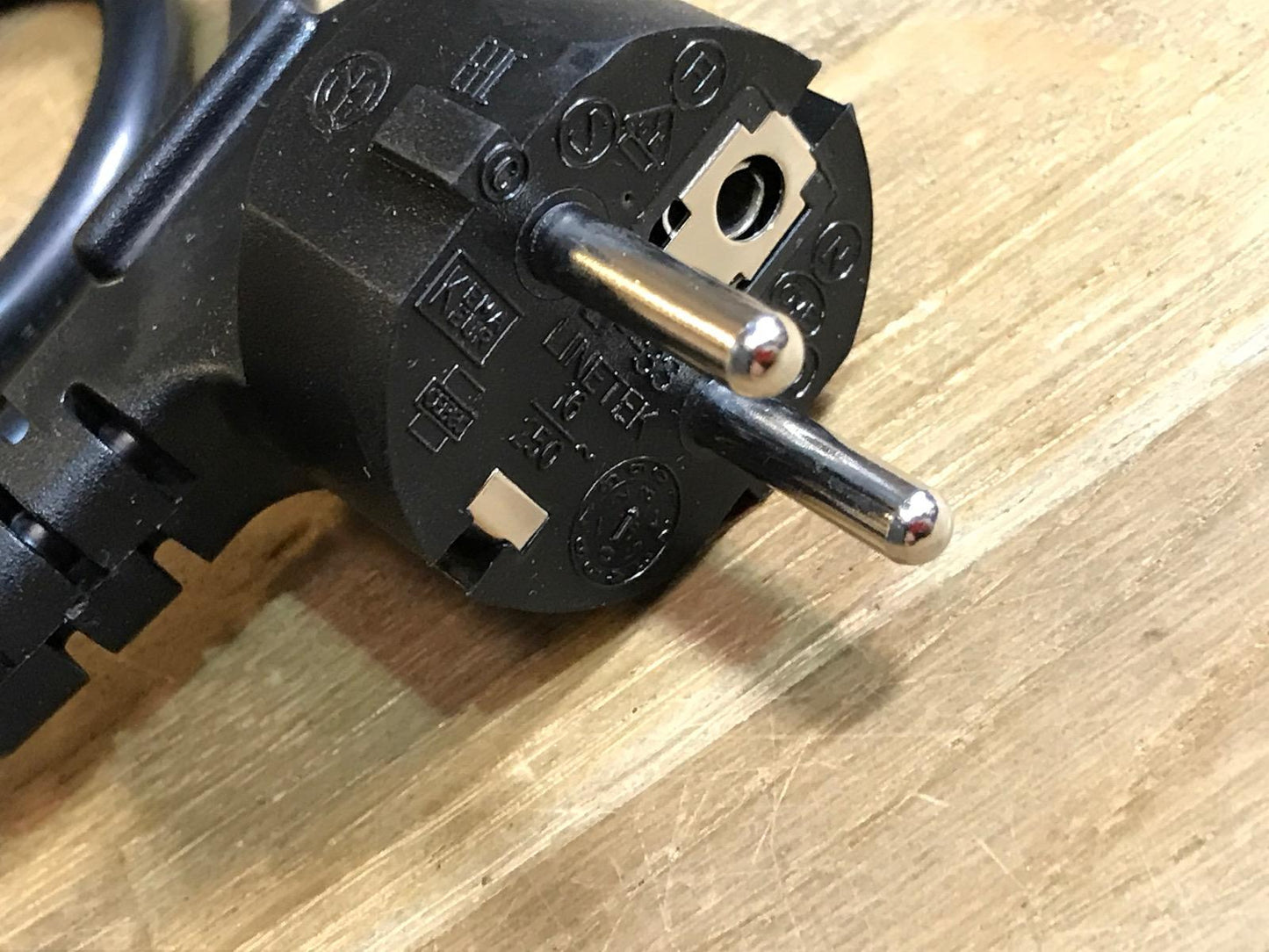 BULK JOB LOT OF 10 X 1M EU 2 Pin European C13 IEC Female Kettle Power Lead