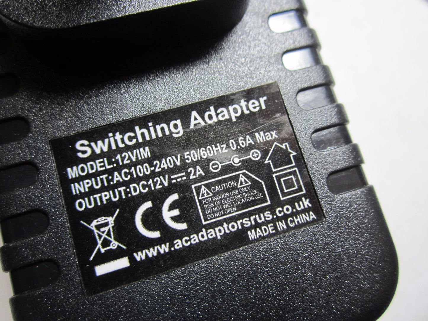 UK Replacement 12V 2000mA Switching Adaptor Power Supply for model FJ-SW1202000B