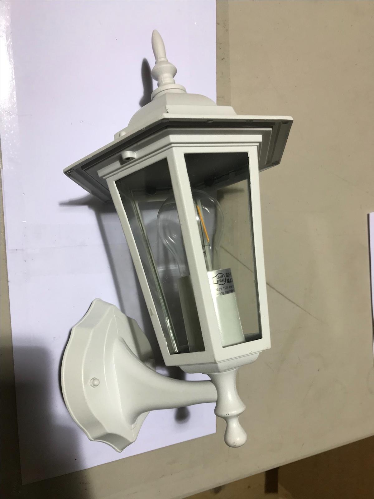 EX DISPLAY Forum Lighting ZN-20954-WHT White Wall Lantern IP44 60W E27