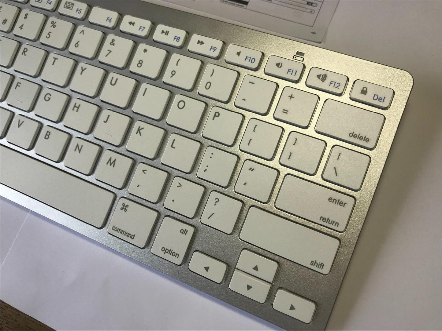 White/Silver Wireless Bluetooth Keyboard for SAMSUNG UE40D6100SK SMART TV