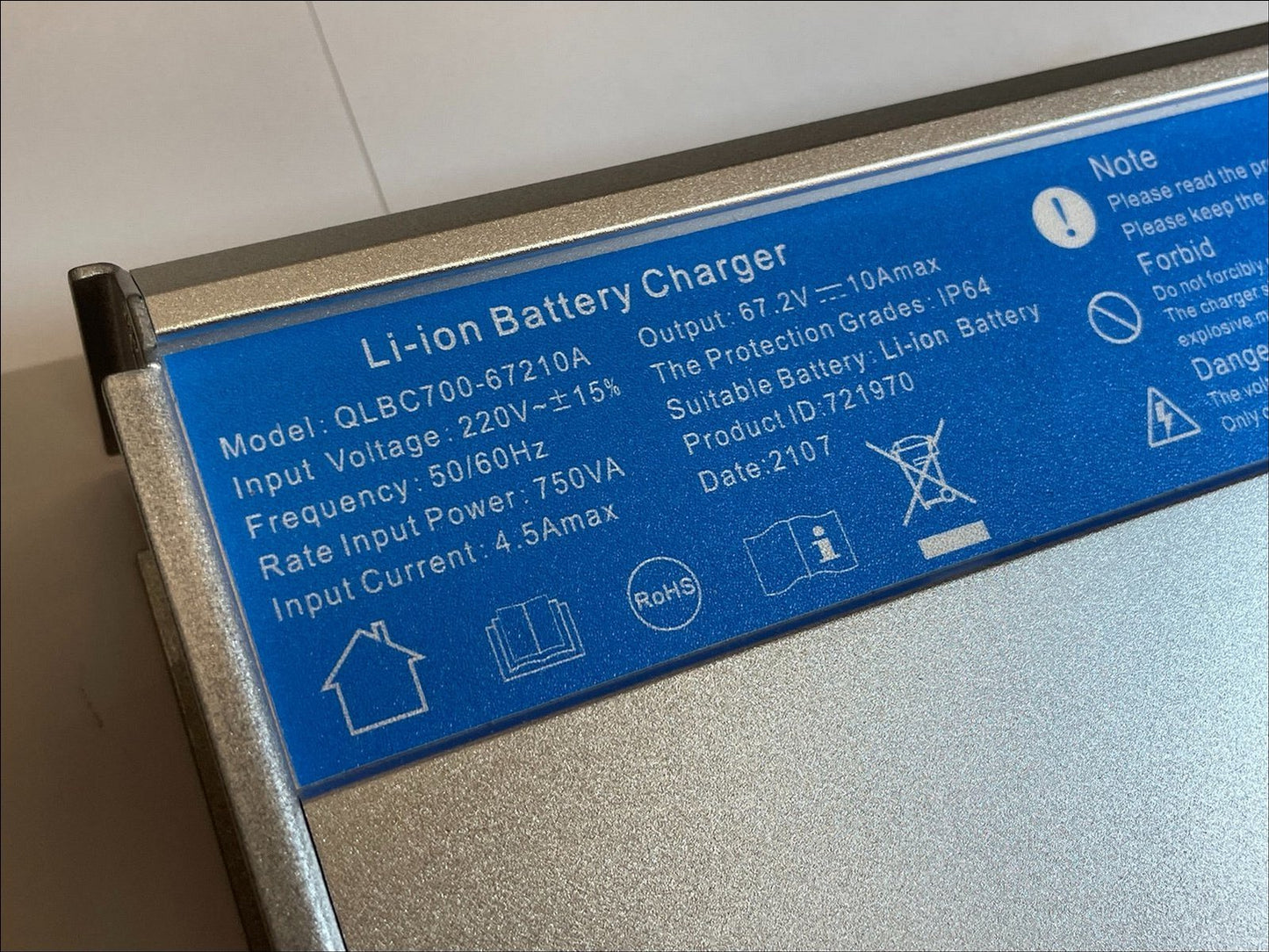 Replacement 67.2V 10A for model P/N: 21700-YQ2A-1400 Lithium Battery Charger