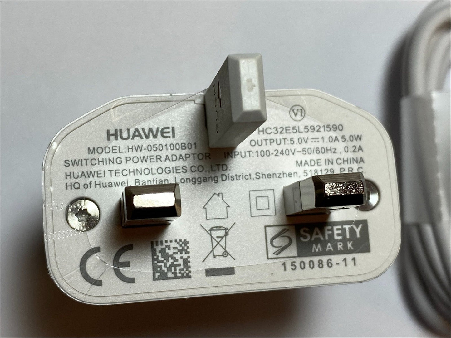 Genuine 5V 1A White Huawei Switching Power Adaptor HW-050100B01 Charger + Cable