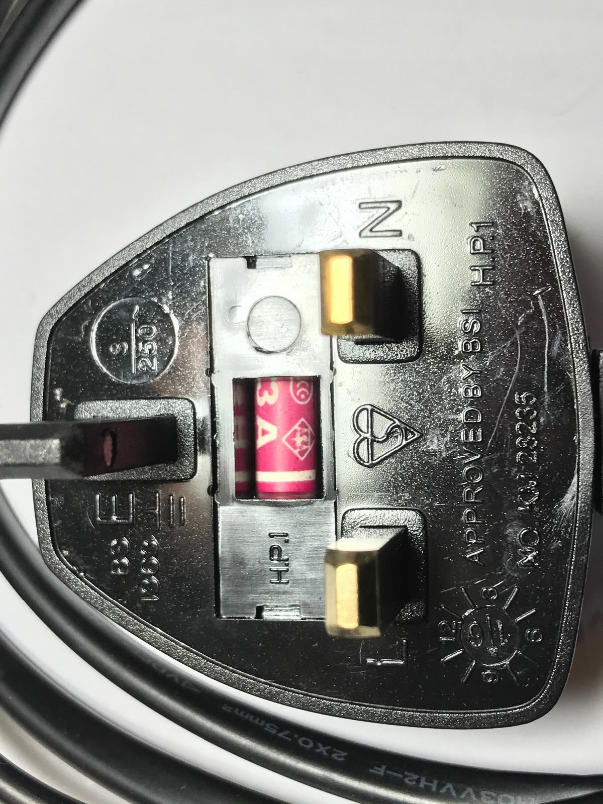 UK 3A Plug to Figure of 8 Fig8 Power Cable Lead Cord Fig 8 Connector Connection