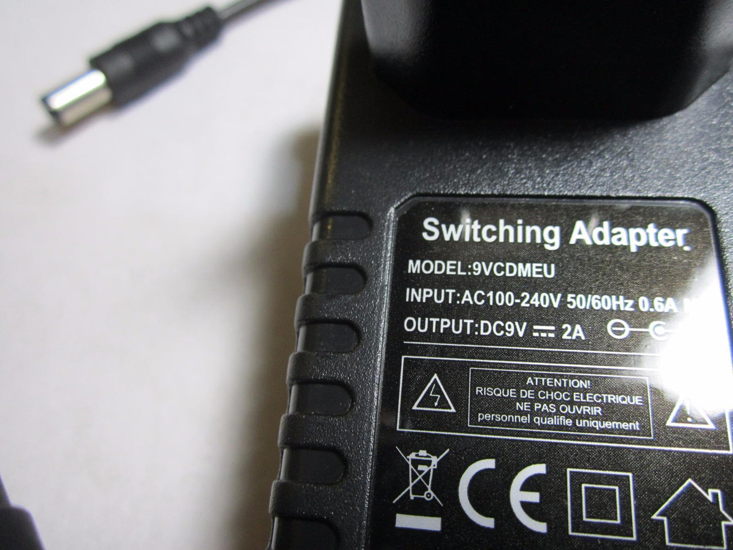 EU European 9V Negative Polarity Mains AC-DC Switching Adaptor Power Supply