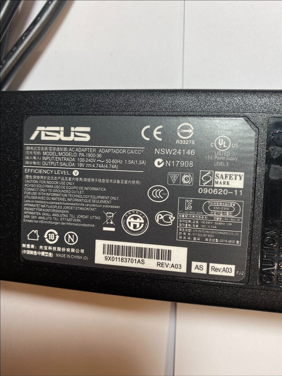 19V 4.74A AC-DC Switching Adaptor Power Supply with 4 Pin Din 2 Left Pins 4PIN