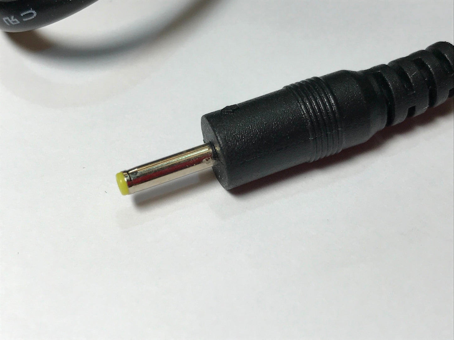 Replacement 2.5mm x 0.7mm 12.0V 2.0A AC Adaptor Charger for some ENTITY Laptops