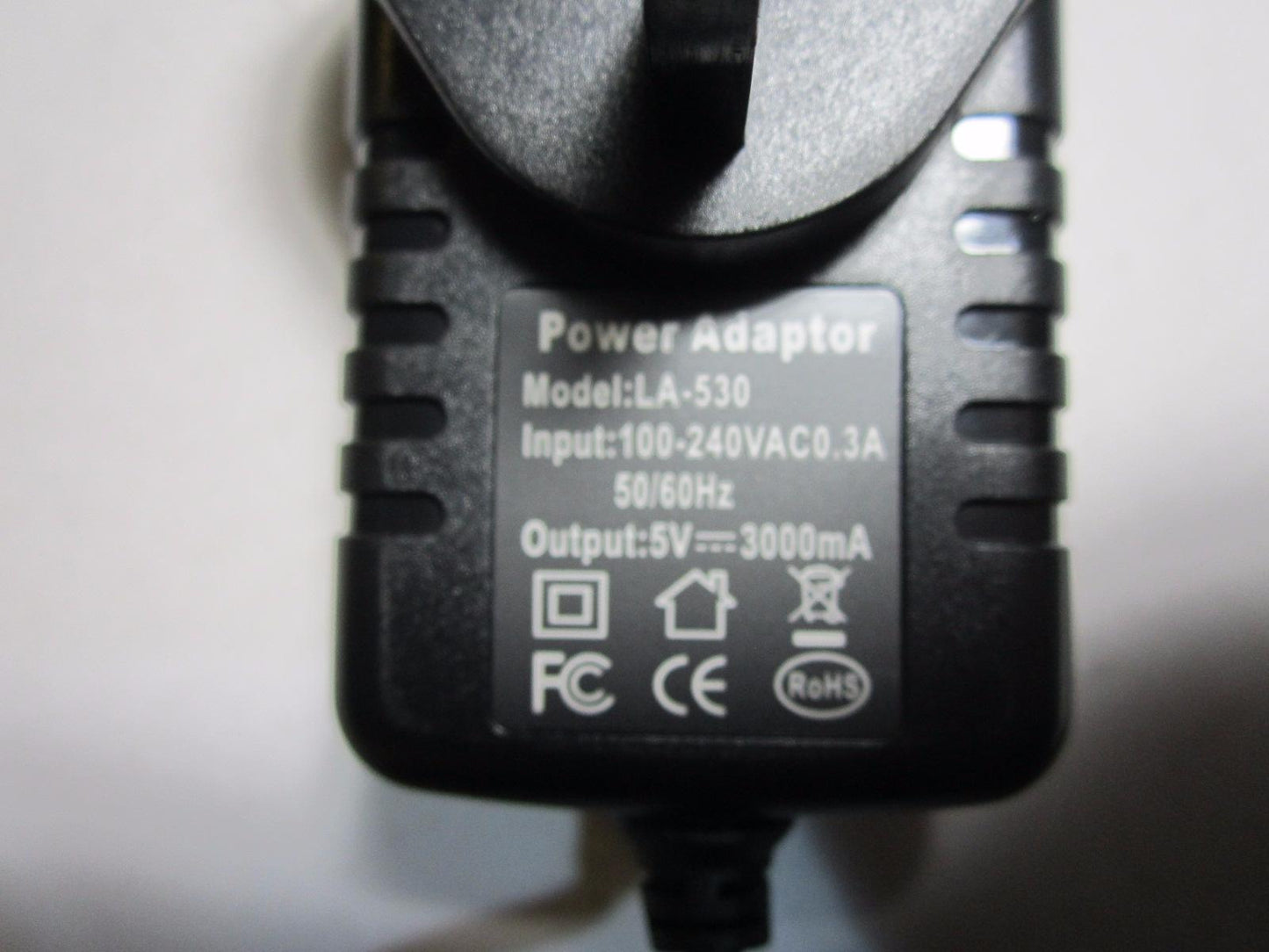 Replacement of UK 5V 3A for 5v-2400m AC-DC Adaptor Power Supply XSC 0502400HUK