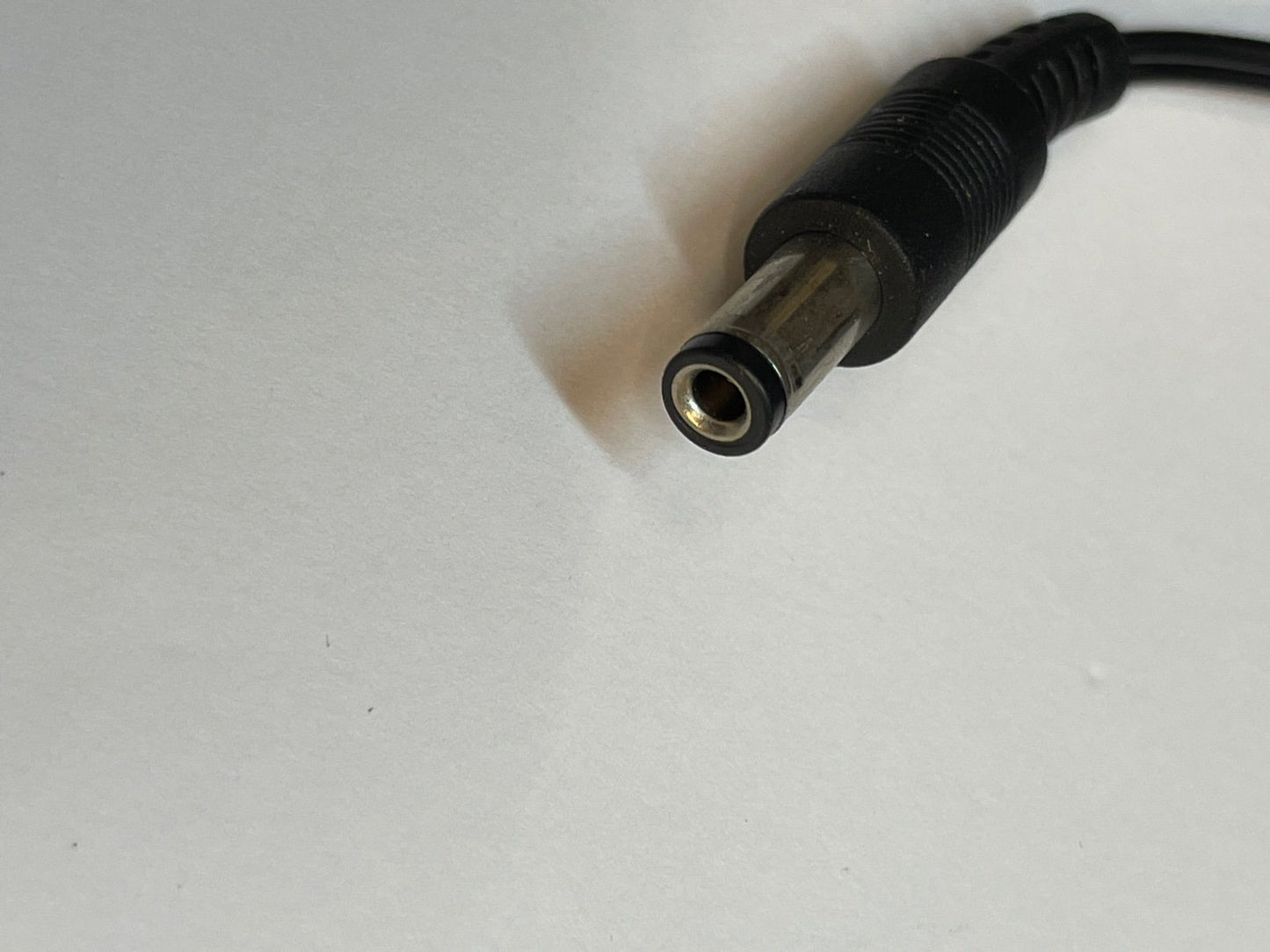 ingenico 9V 500mA 4.5VA AC-DC Adaptor model LG090050BS P/N 0960-0088 UK Plug