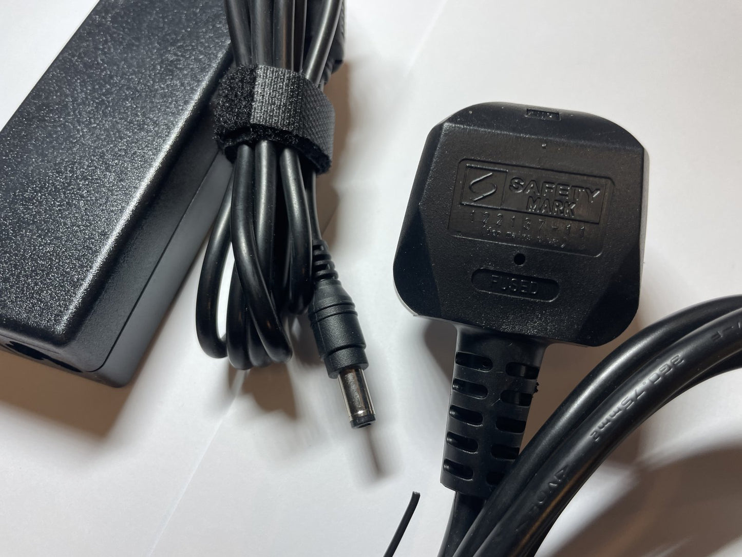 Replacement 19V 3.34A AC-DC Adaptor Power Supply for dell p/n NY3GT = 65W