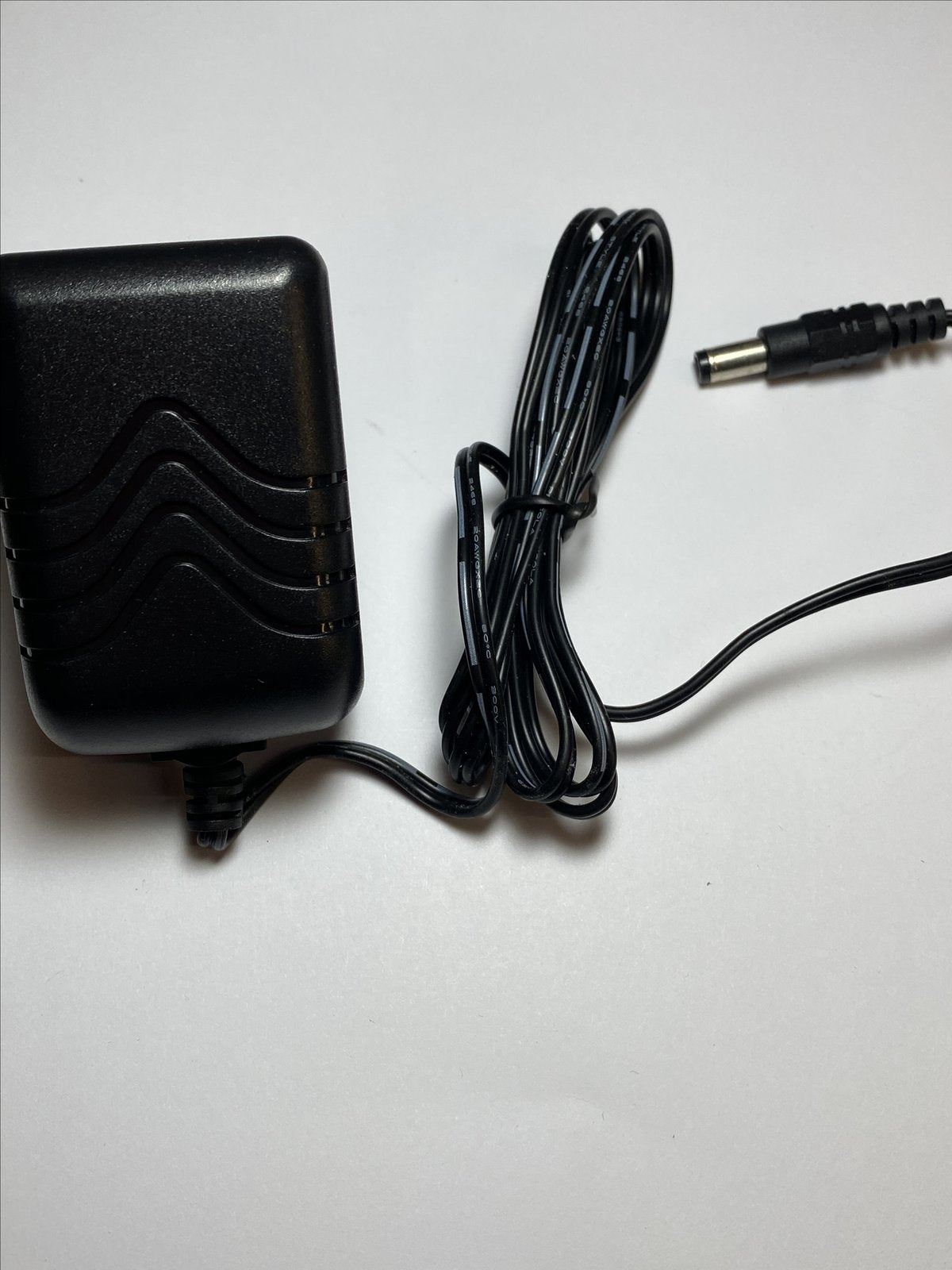 EU 9V 1500ma 1.5A AC-DC Switching Adaptor Power Supply 5.5mm x 2.1mm
