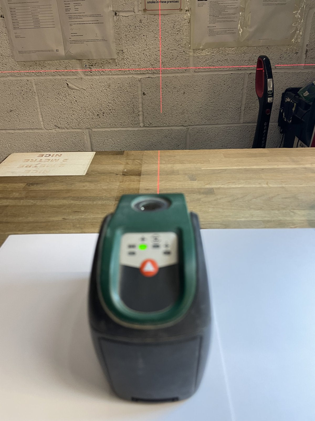 Ex Display Bosch Cross Line Laser UniversalLevel 2 Self Leveling Laser Level