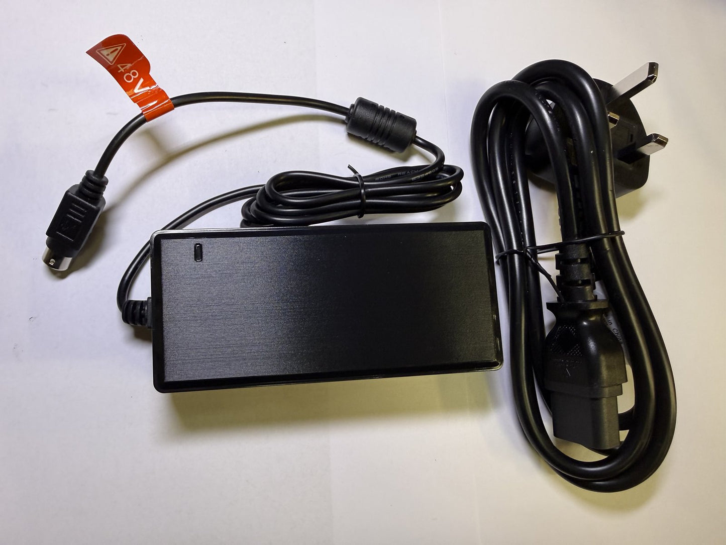 48.0V 1.2A 57.6W 48V 1.2A Switching Adapter FJ-SW20174801200 4 Pin Din + UK Plug