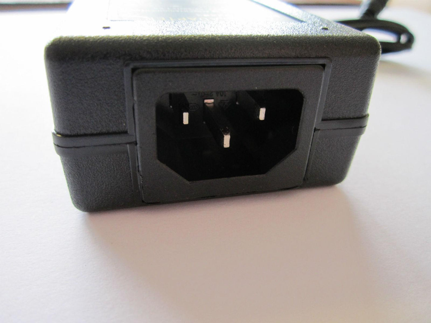 24V 2.5A AC-DC Adaptor Power Supply for Sandstrøm SIPD9ST12 iDock Speaker System