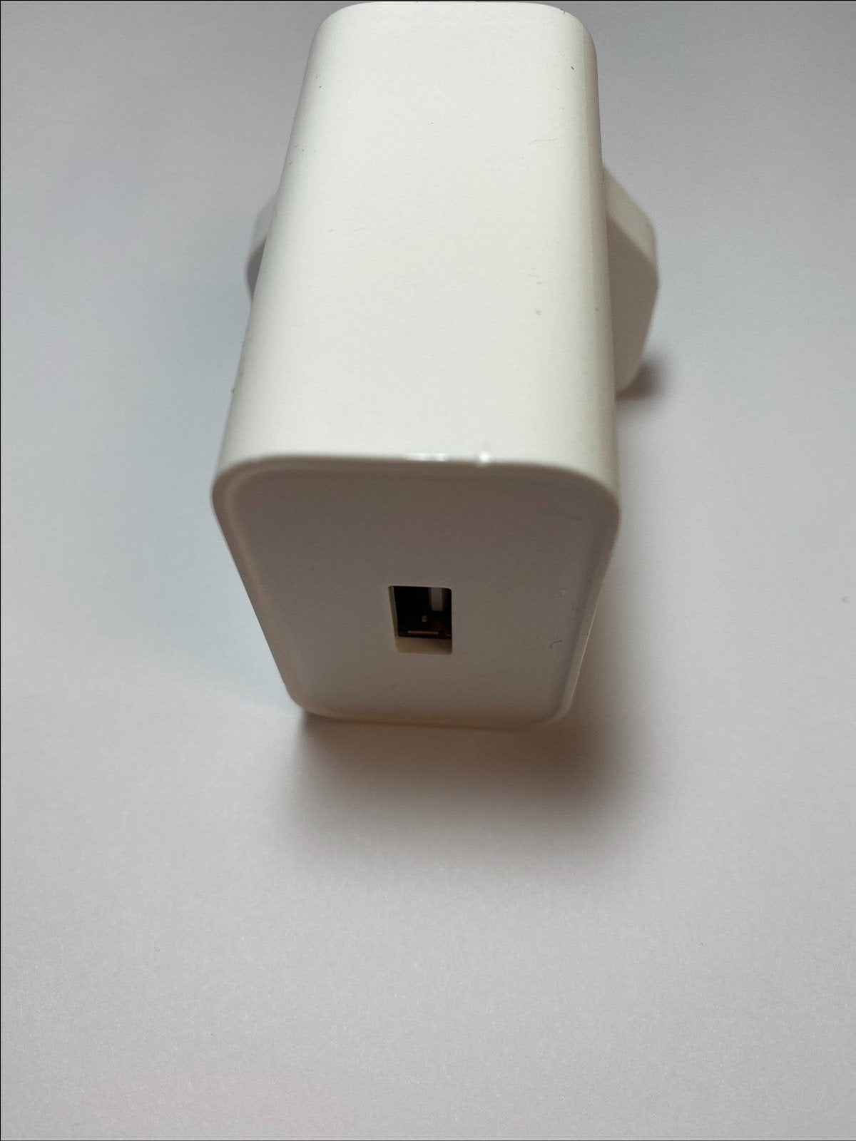 White 5.0V 2.0A 10.0W 9.0V 2.0A 18.0W Power Supply Unit for Oppo A53 Smartphone
