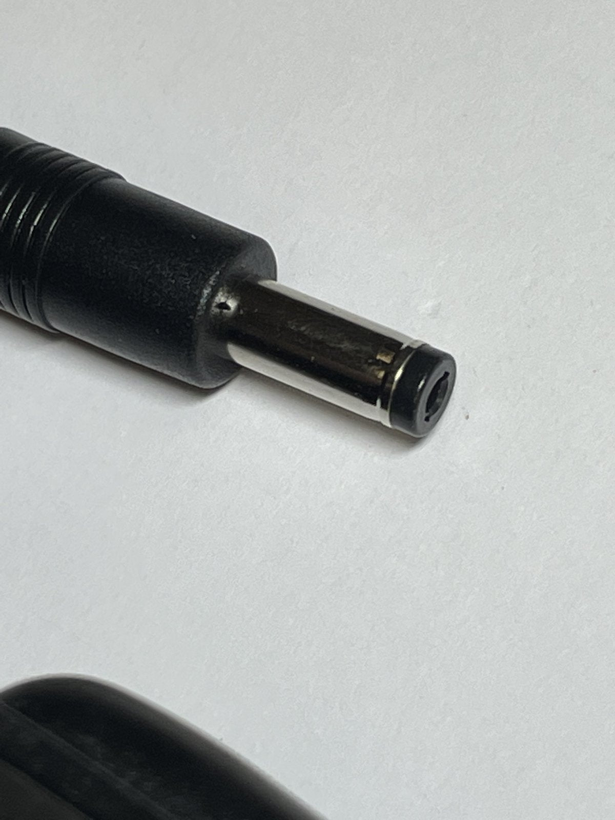 UK 5.5V 1.4A AC-DC Adaptor Power Supply Charger 4.75mm x 1.75mm Connector Size