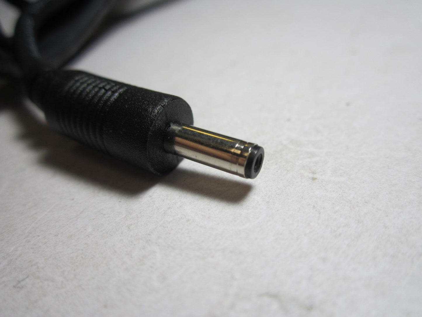 UK Replacement 12V 2000mA Switching Adaptor Power Supply for model FJ-SW1202000B