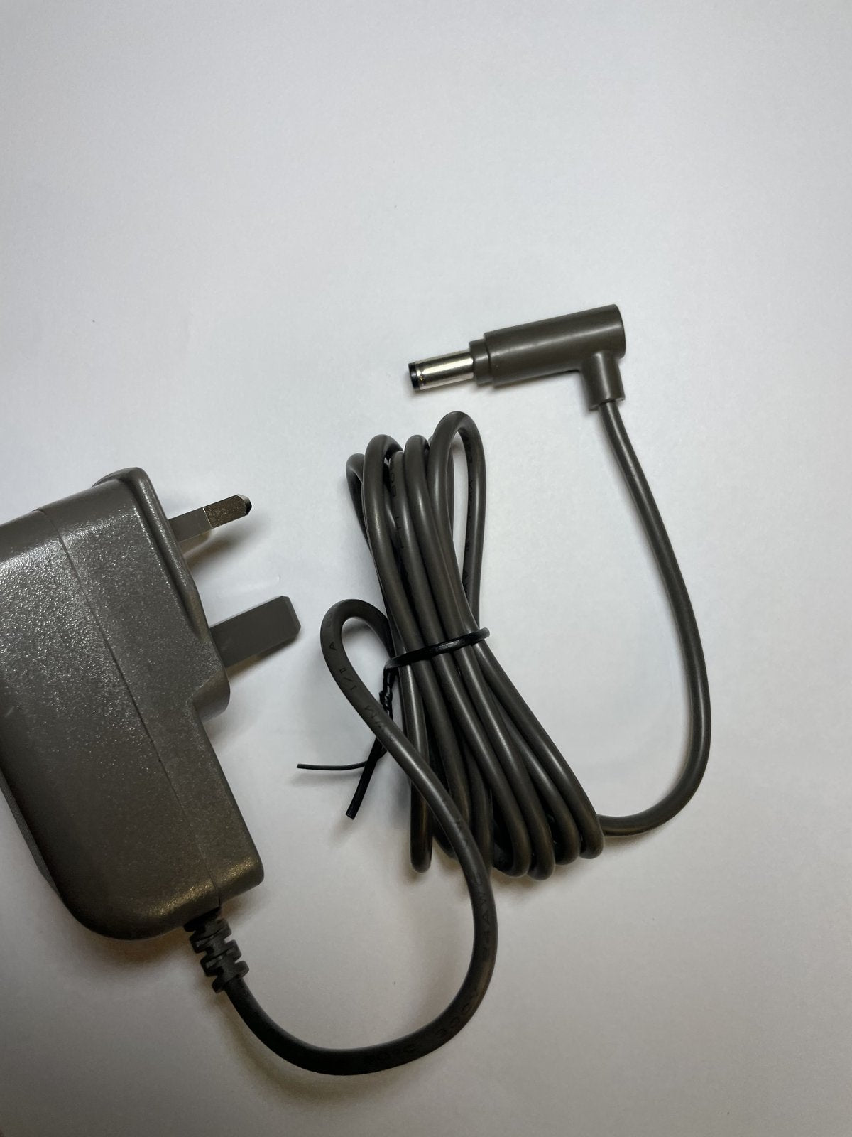 Replacement 32V 0.4A AC Adaptor Charger for BBH3280GB/05 Bosch Hoover