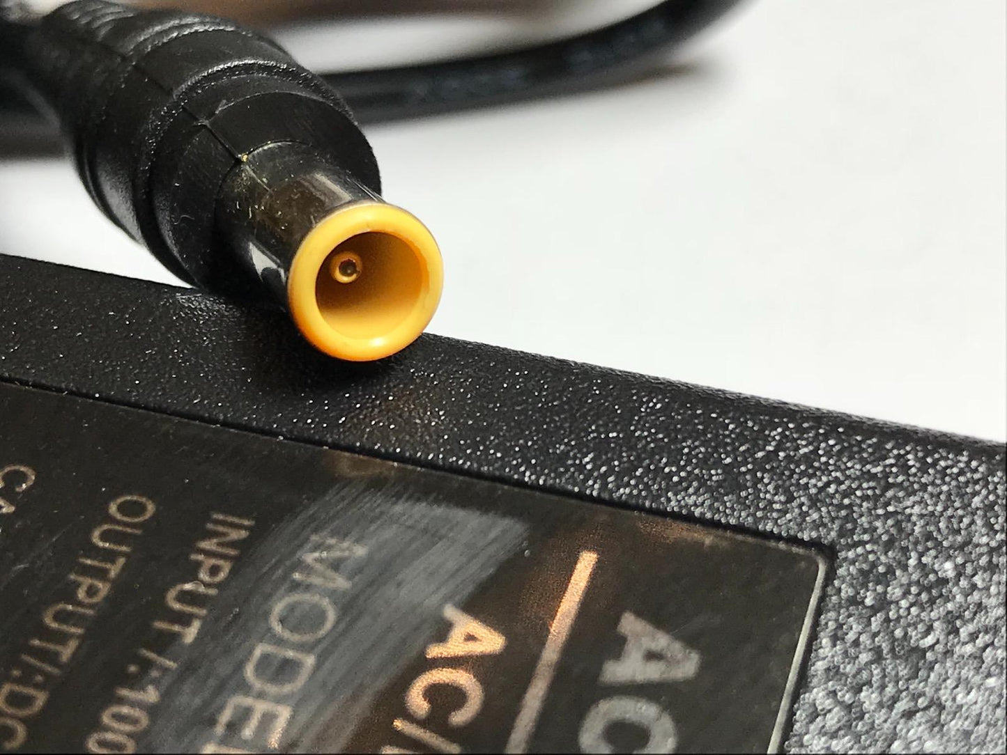 16V 1A 1.5A 2A 2.5A AC-DC Switching Desktop Adaptor Power Supply 6.0mm x 4.3mm