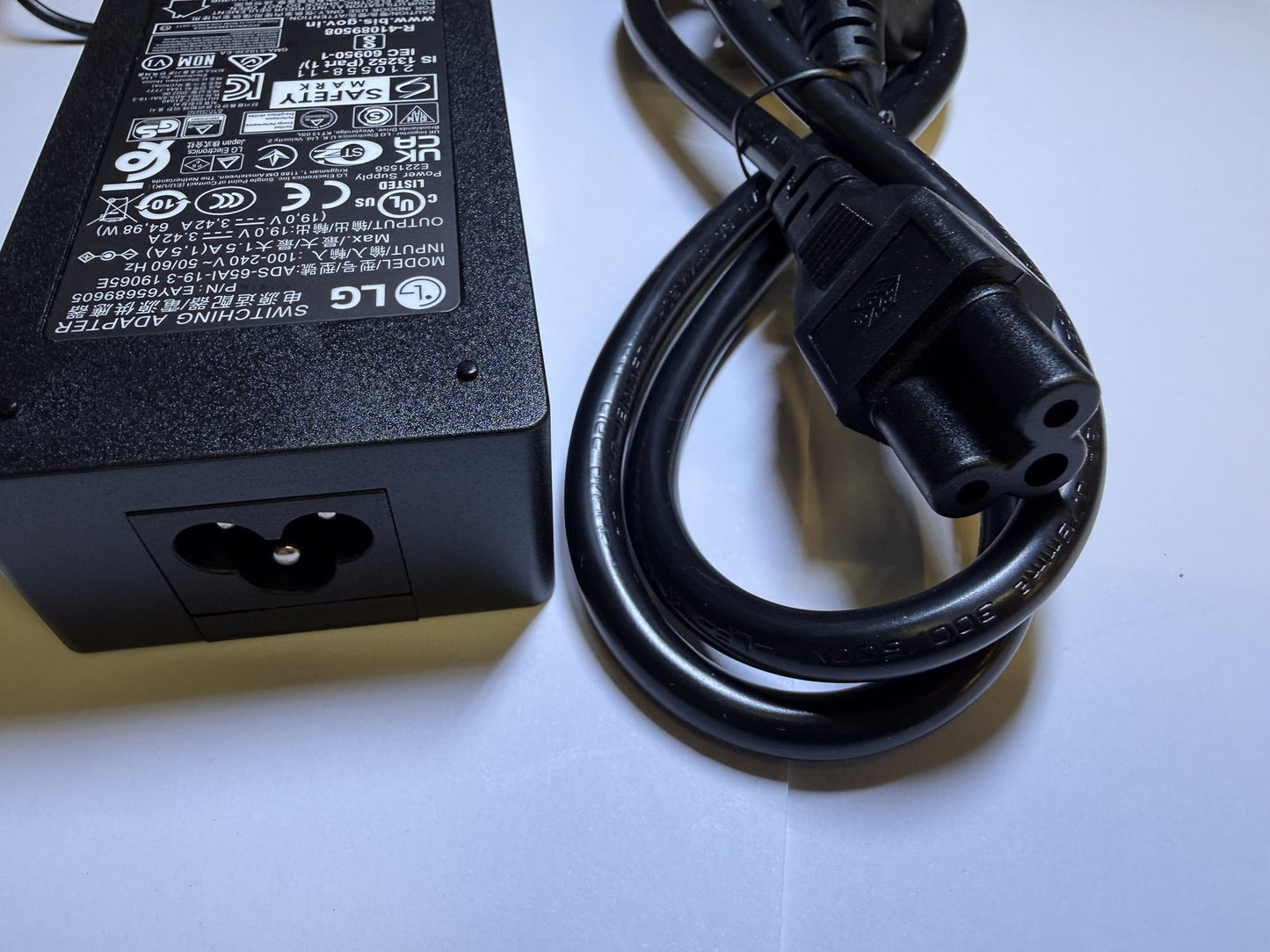 Replacement for 19V 3.42A LG AC Adapter LCAP39 Power Supply with UK Plug
